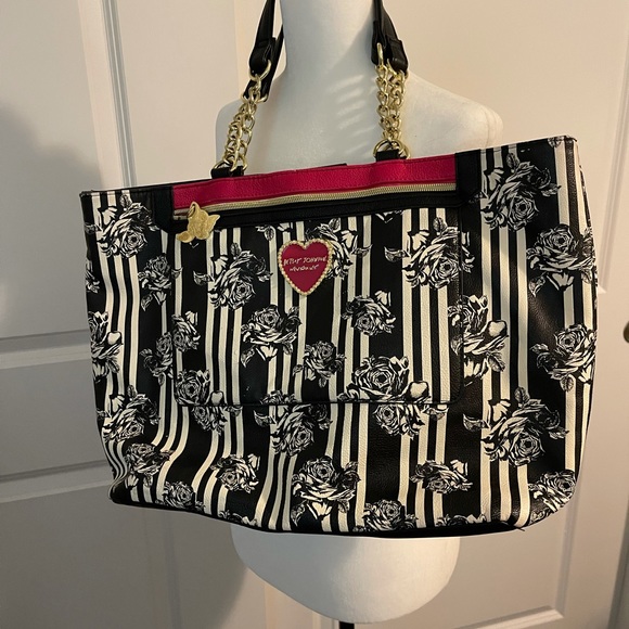 ✨SALE✨Betsey Johnson tote/purse - Picture 12 of 12